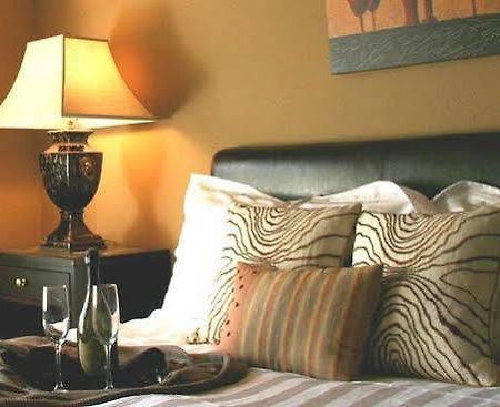 The Clarke Hotel Waukesha Zimmer foto
